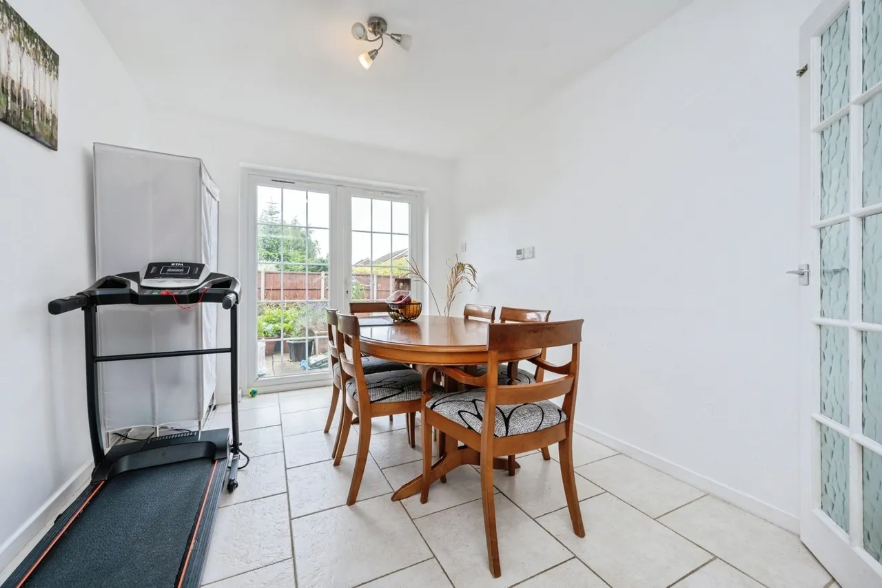 Brampton Close, Bedford, Bedfordshire, MK42, photo 3