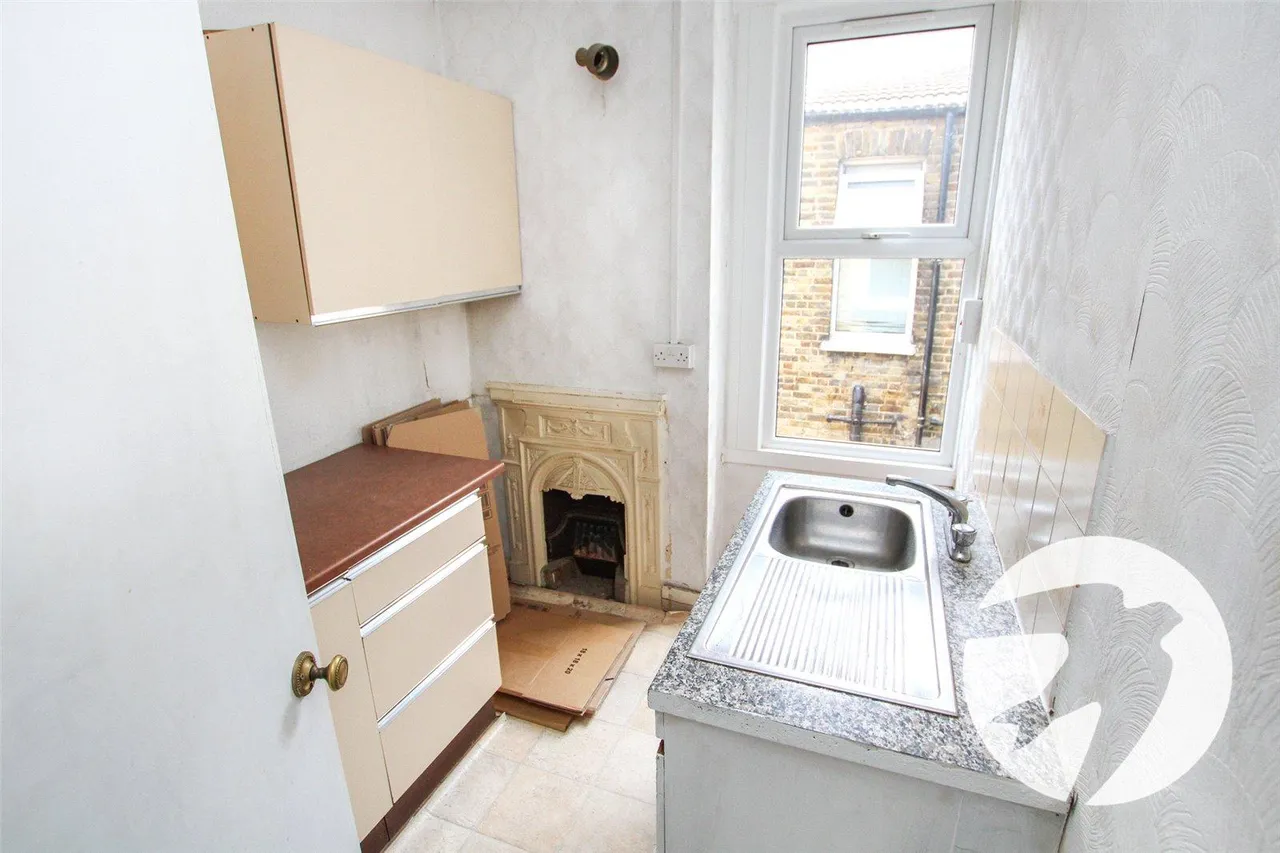 Halons Road, London, SE9, photo 7