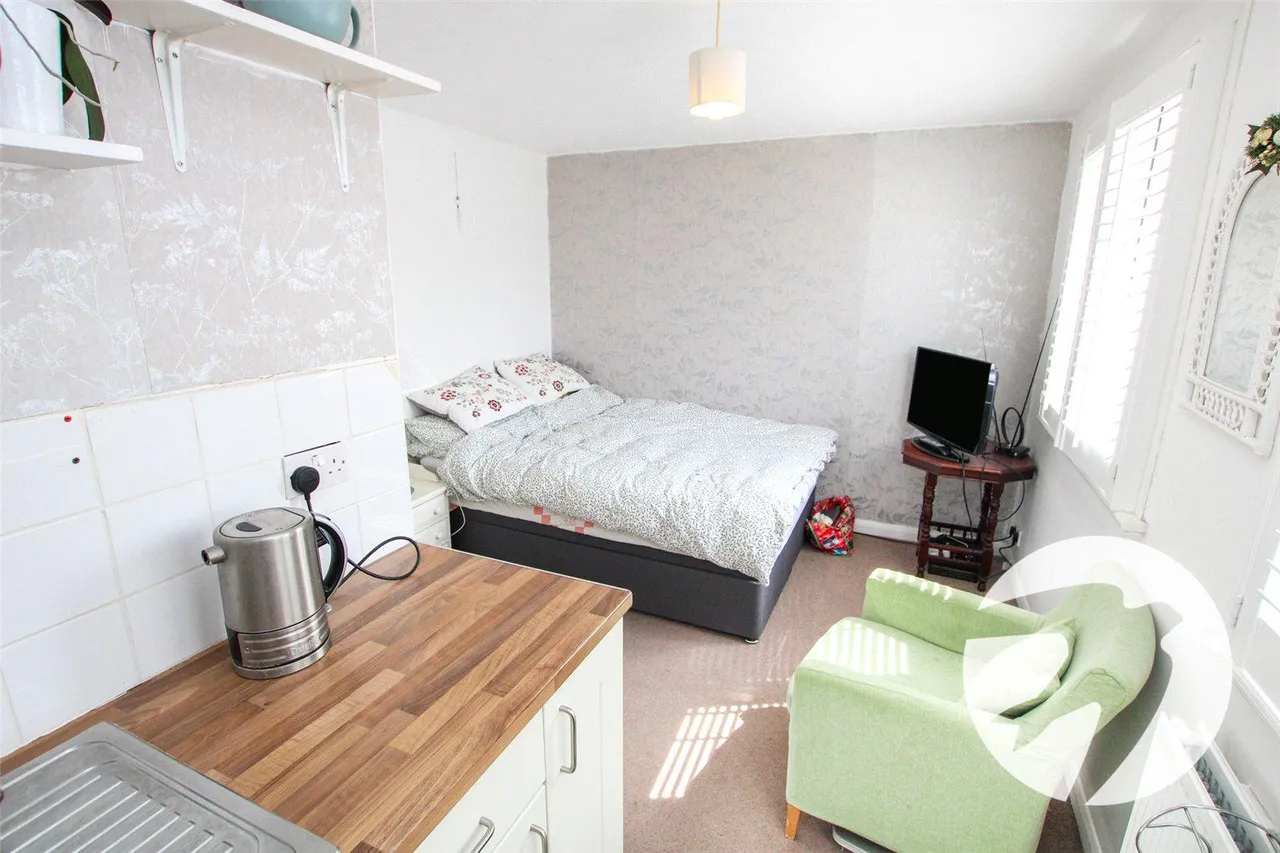 Halons Road, London, SE9, photo 6