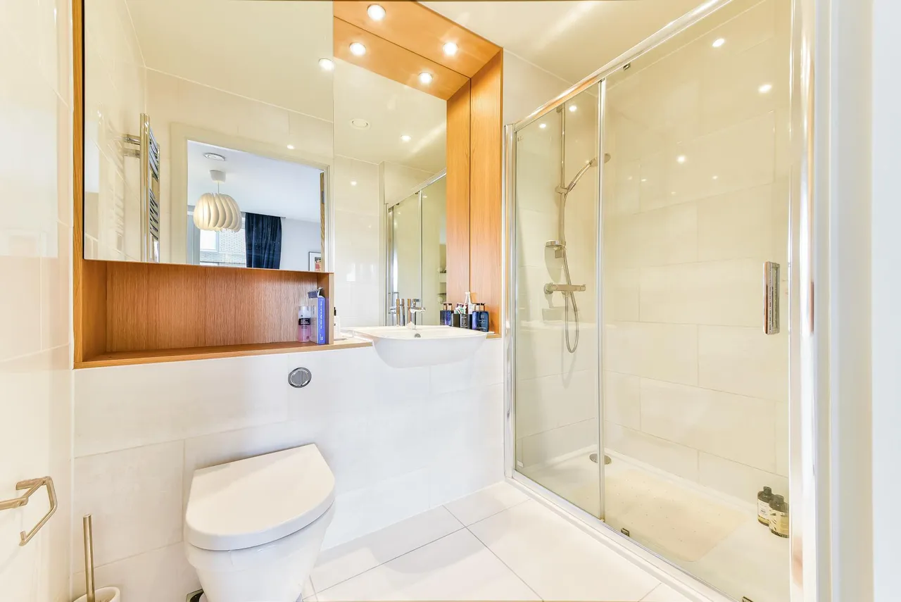 Boaters Avenue, Brentford, TW8, photo 8