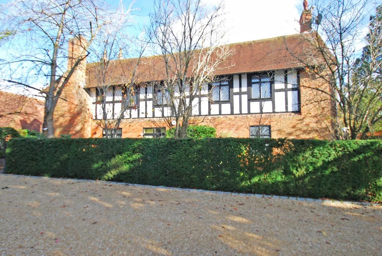 The Old Rectory, Windsor End, HP9, photo 3