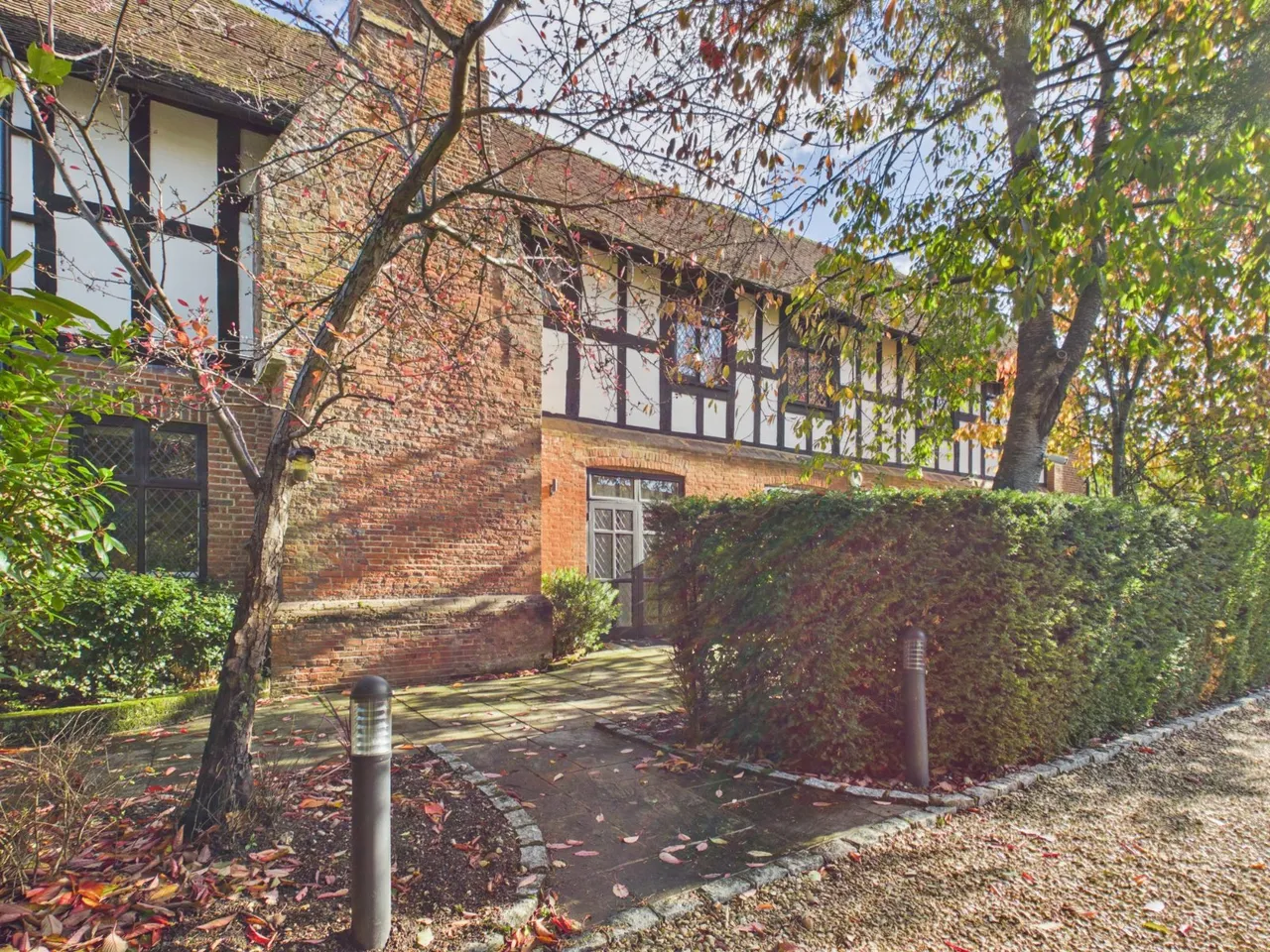 The Old Rectory, Windsor End, HP9, photo 24