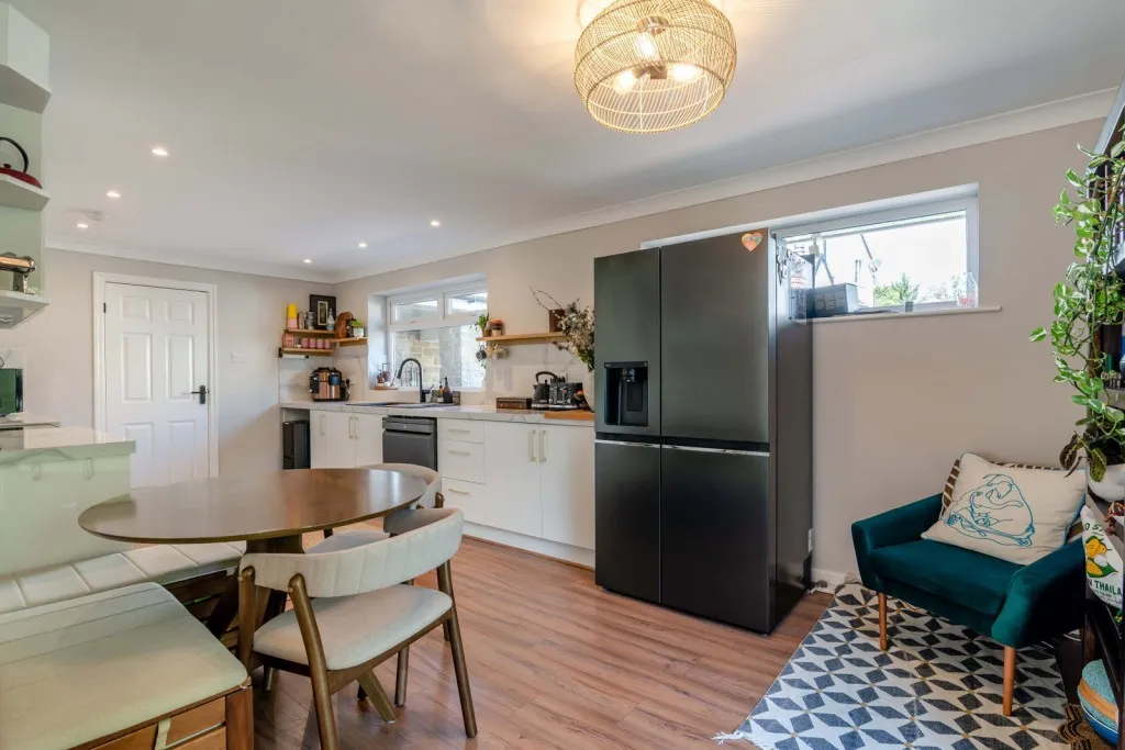 Collingham ~ Harewood Road, LS22, photo 5