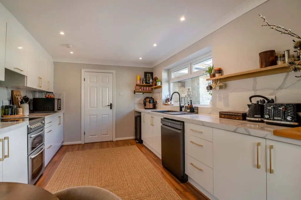 Collingham ~ Harewood Road, LS22, photo 6