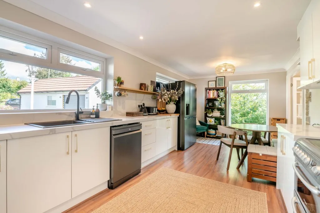Collingham ~ Harewood Road, LS22, photo 4