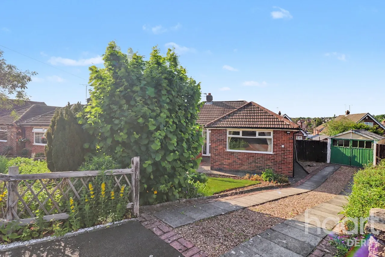 2 bed house for sale, Beeley Close, Allestree, DE22