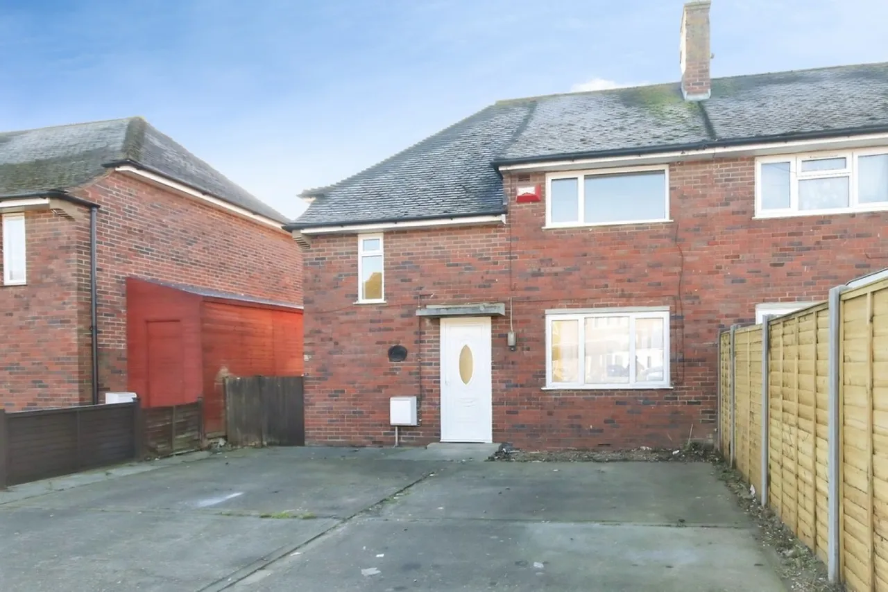 3 bed house to rent — Reed Avenue, Canterbury