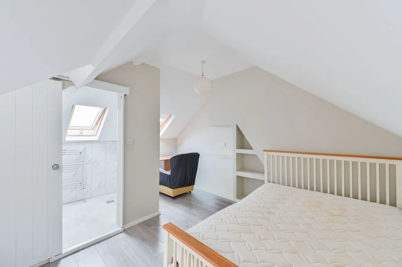26 Wide Way, Mitcham, photo 7