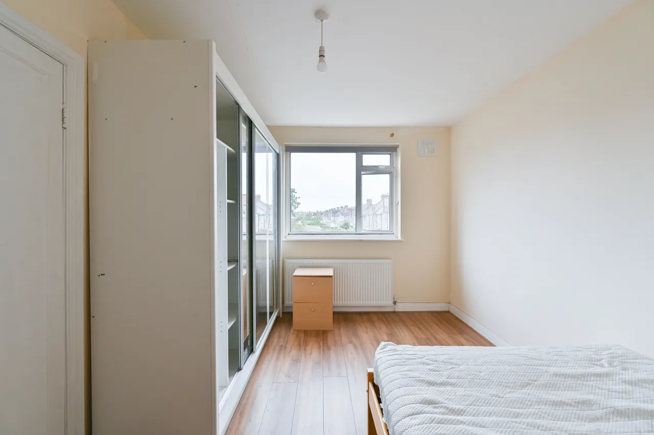 26 Wide Way, Mitcham, photo 8