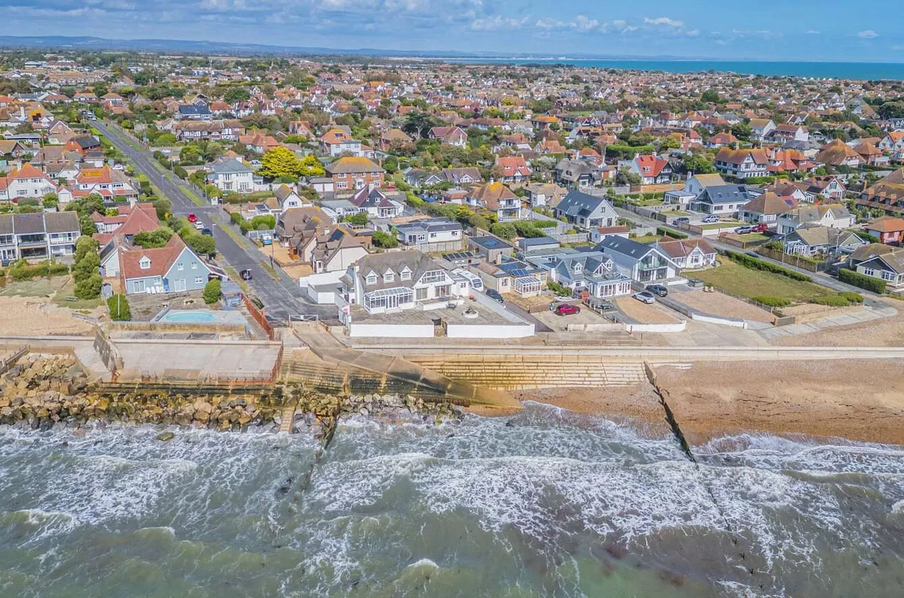 3 bed house for sale — Warner Road, Selsey, Chichester, West Sussex, PO20 9DD