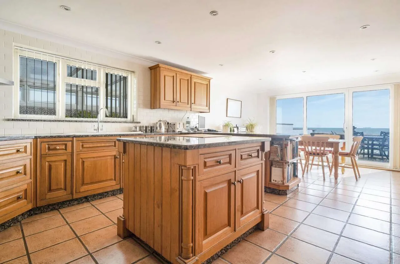 Warner Road, Selsey, Chichester, West Sussex, PO20 9DD, photo 5