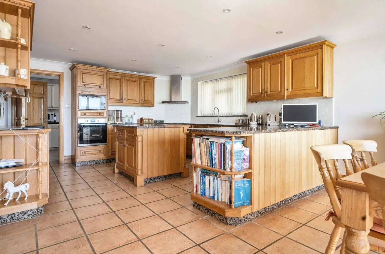 Warner Road, Selsey, Chichester, West Sussex, PO20 9DD, photo 6
