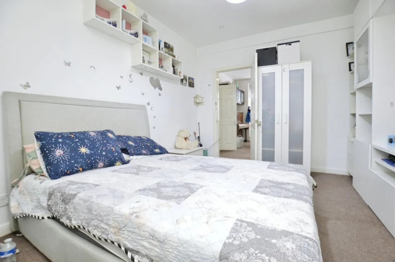 Rochester Ave, Upton Park, E13, photo 5