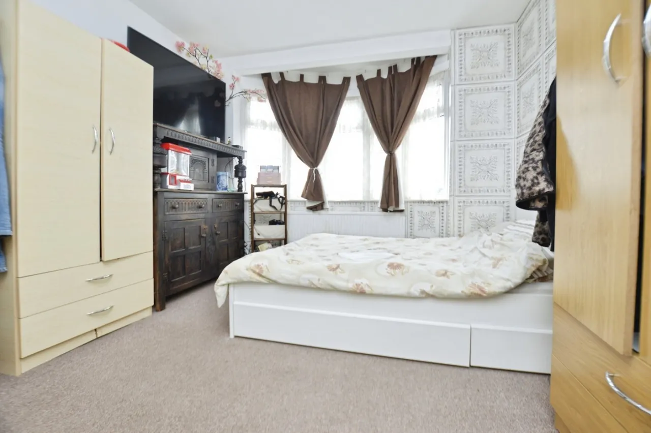 Rochester Ave, Upton Park, E13, photo 11