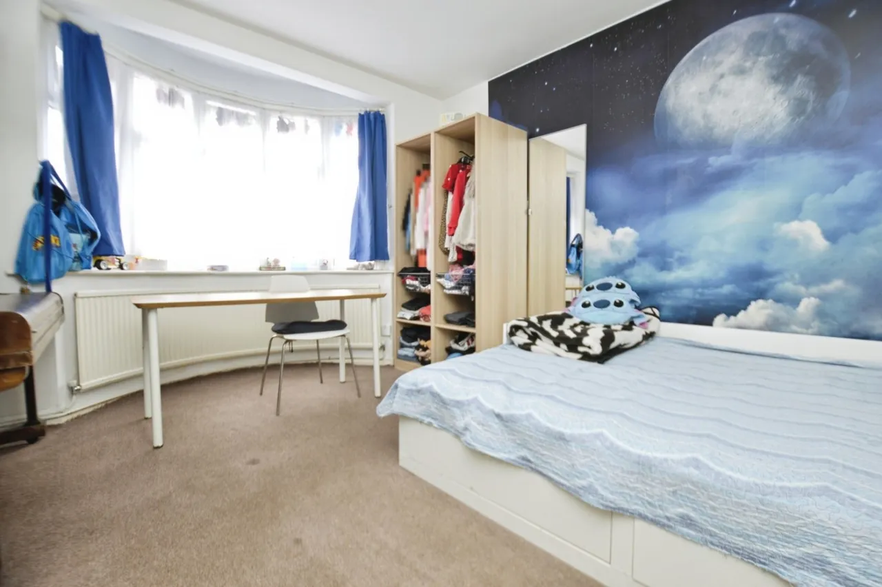 Rochester Ave, Upton Park, E13, photo 2