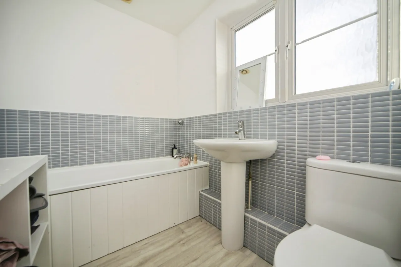Pintail Road, Stowmarket, Suffolk, IP14, photo 8