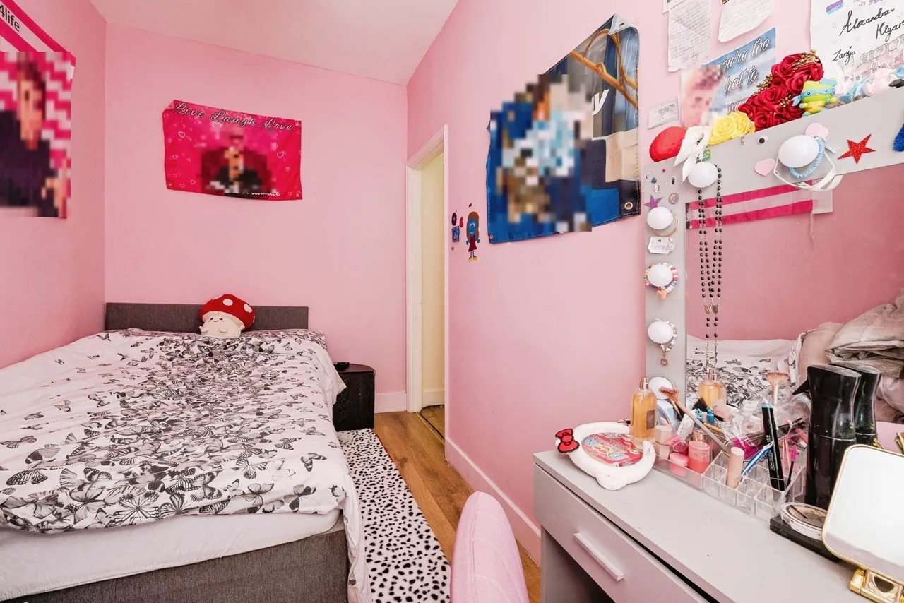 Lonsdale Avenue, East Ham, London, E6, photo 10