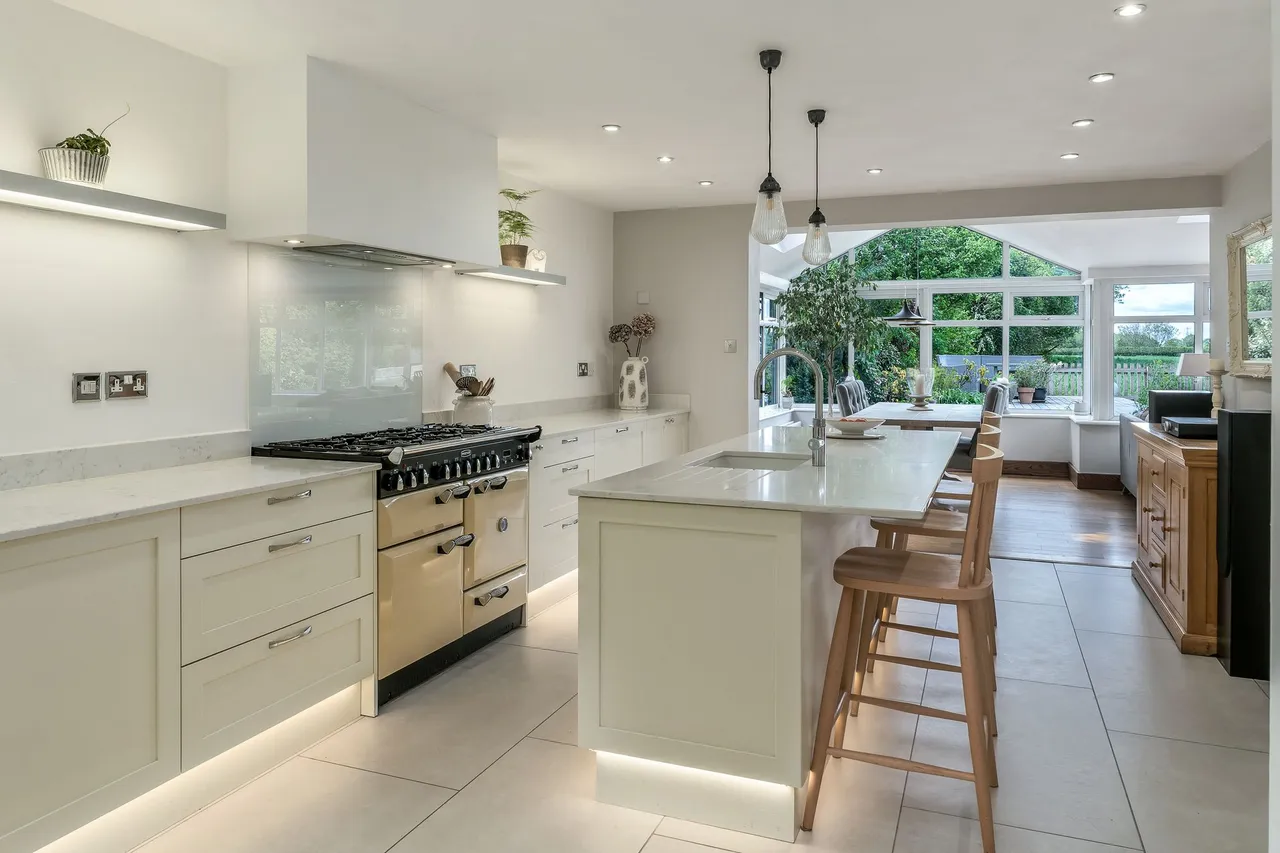 Downesway, Alderley Edge, photo 6