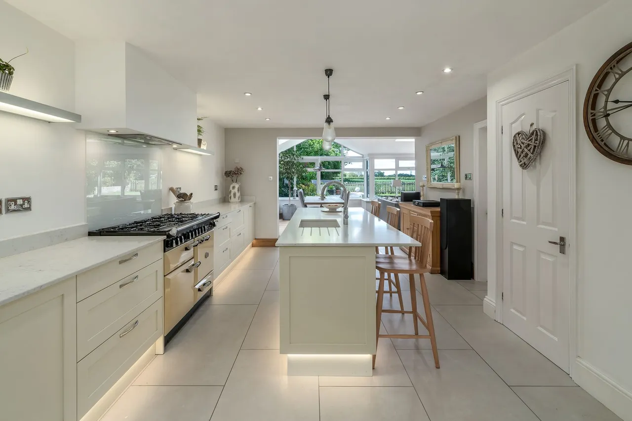 Downesway, Alderley Edge, photo 5
