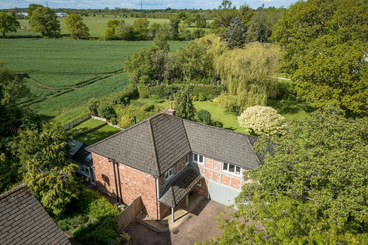 Downesway, Alderley Edge, photo 34