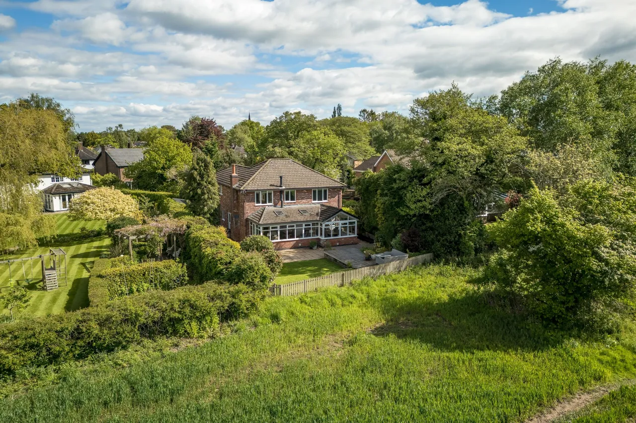 Downesway, Alderley Edge, photo 28