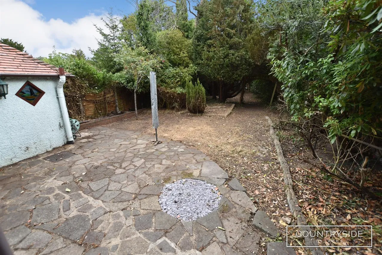 Templewood Road, Hadleigh, photo 3