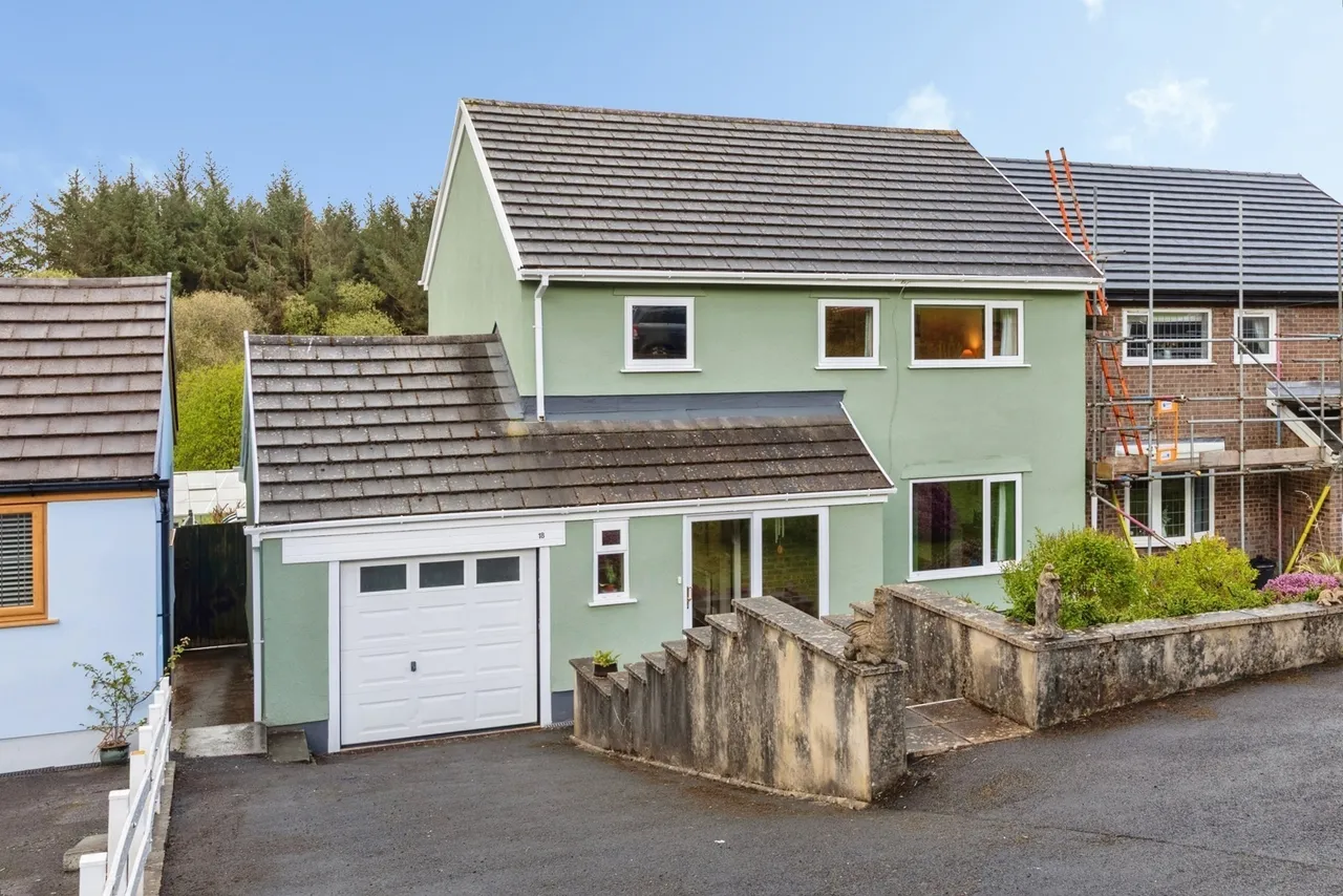 Heol Y Nant, Llannon, SA14, photo 2