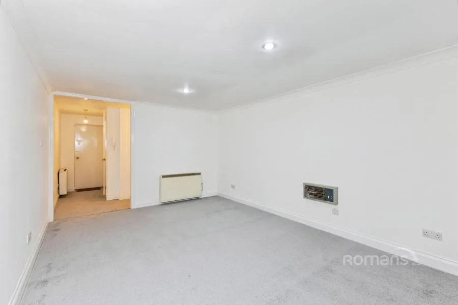 Elm Park Court, Reading, RG30, photo 2