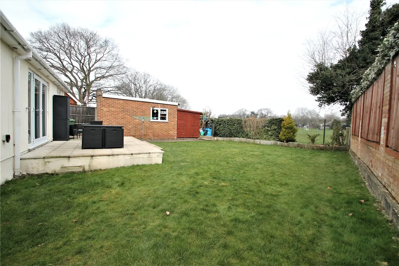 White Acres Road, Mytchett, Camberley, Surrey, GU16 6JL, photo 10