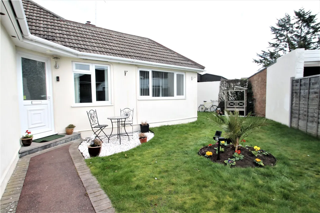 White Acres Road, Mytchett, Camberley, Surrey, GU16 6JL, photo 15