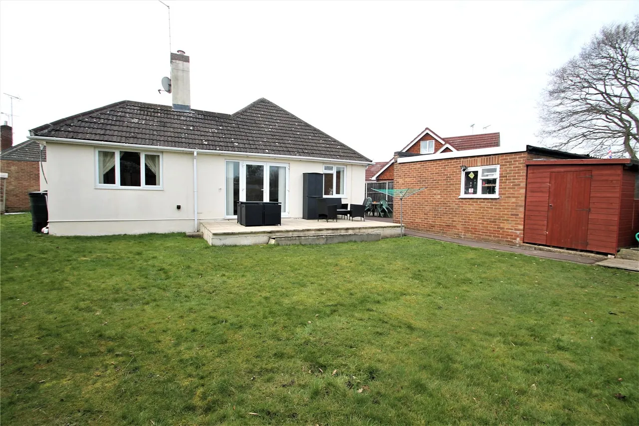 White Acres Road, Mytchett, Camberley, Surrey, GU16 6JL, photo 14