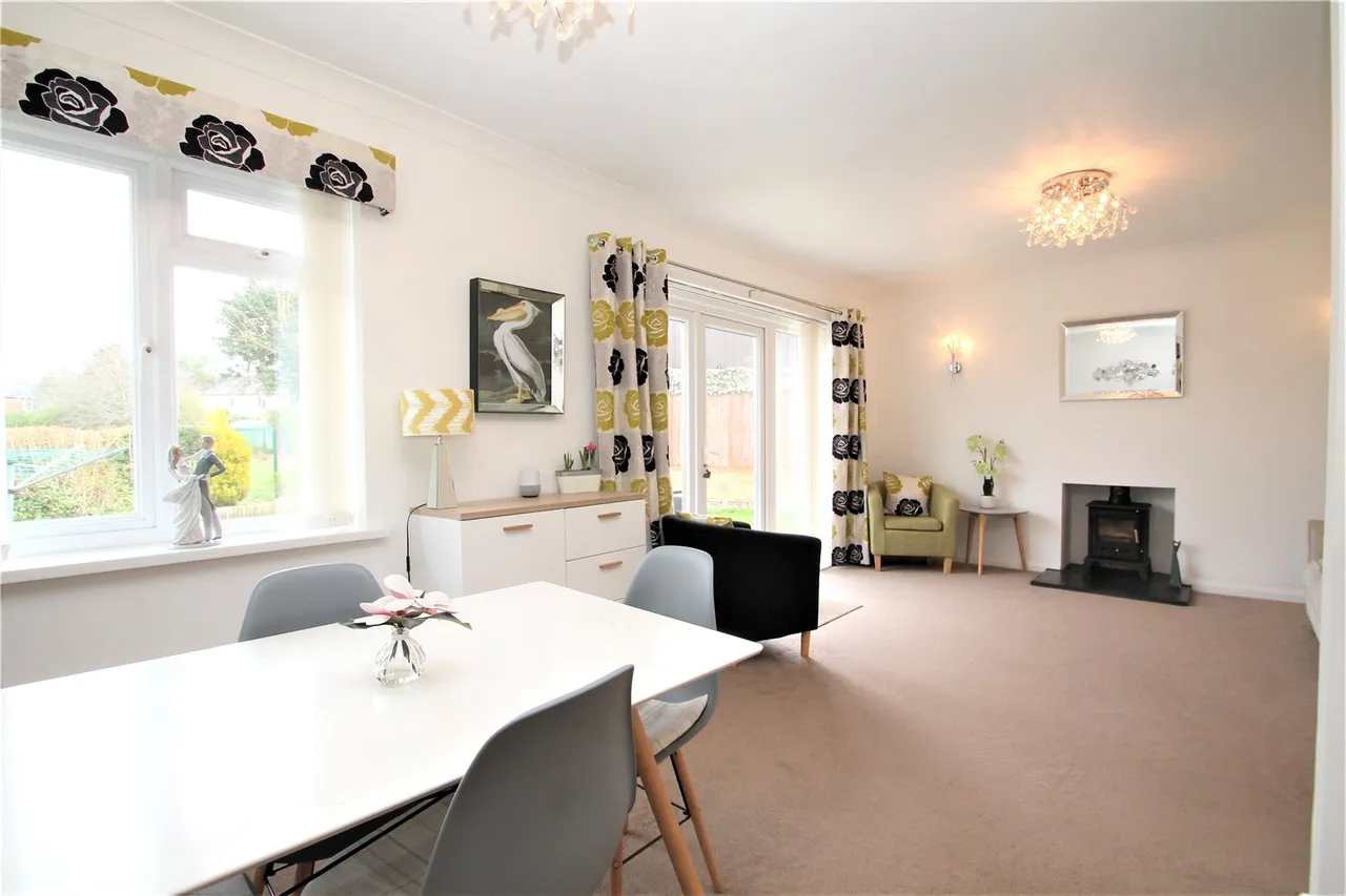 White Acres Road, Mytchett, Camberley, Surrey, GU16 6JL, photo 4