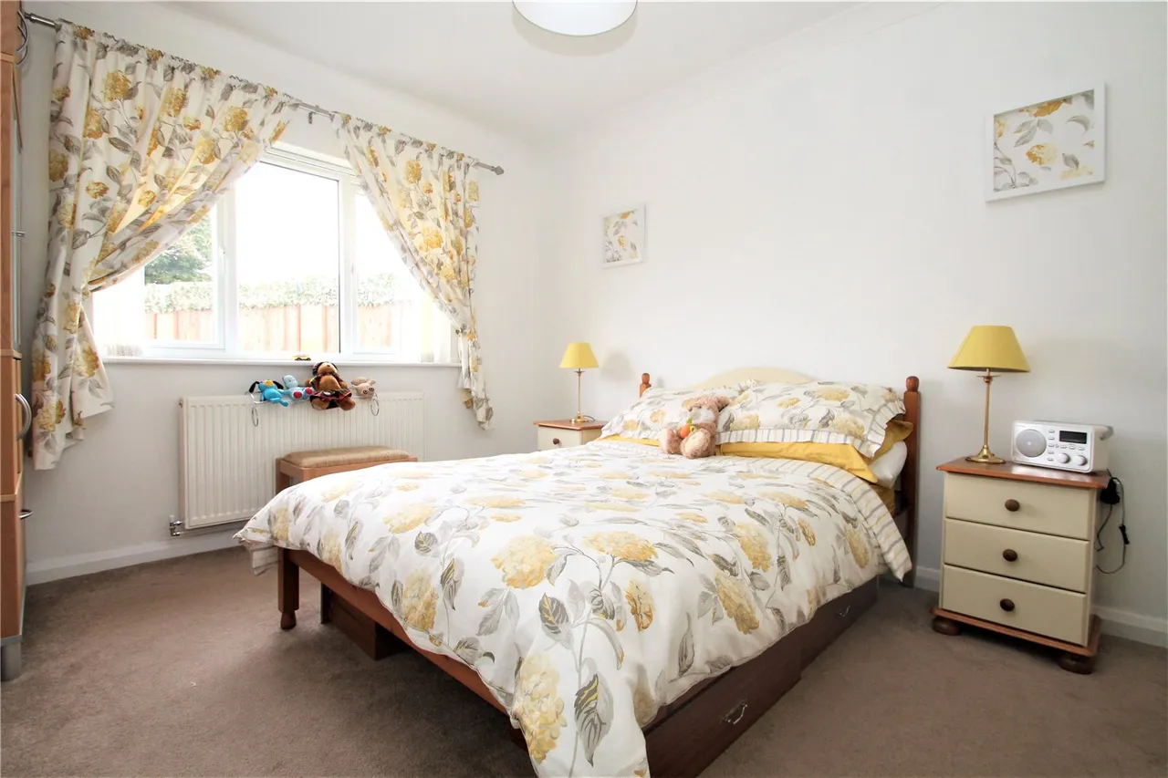 White Acres Road, Mytchett, Camberley, Surrey, GU16 6JL, photo 7