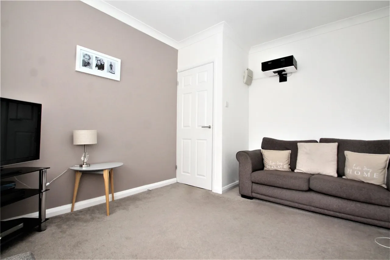 White Acres Road, Mytchett, Camberley, Surrey, GU16 6JL, photo 9