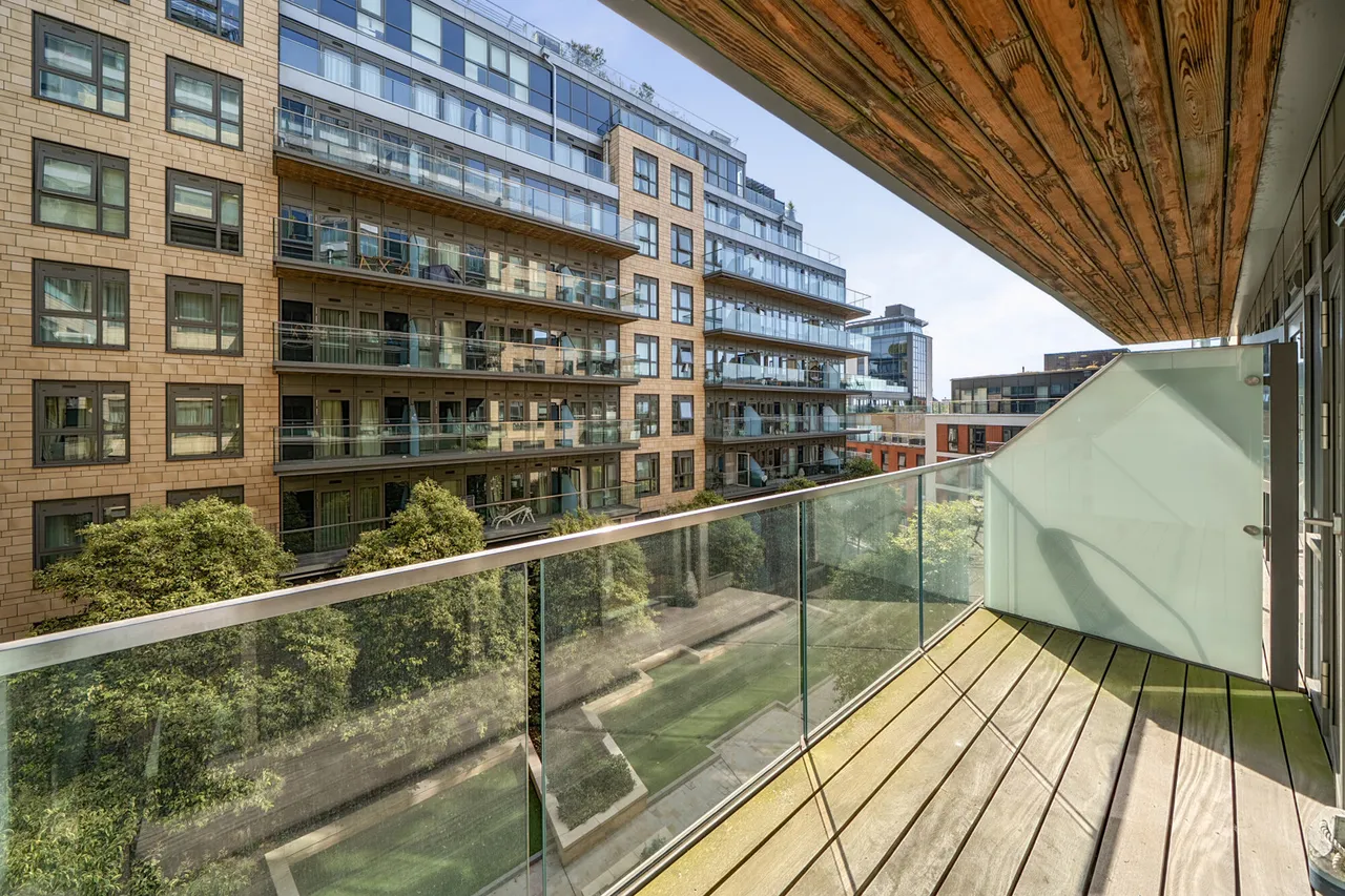 2 bed flat for sale, Longfield Avenue, Ealing, W5