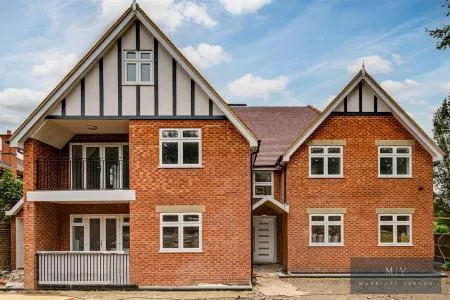 2 bed flat to rent, Smitham Bottom Lane, Purley