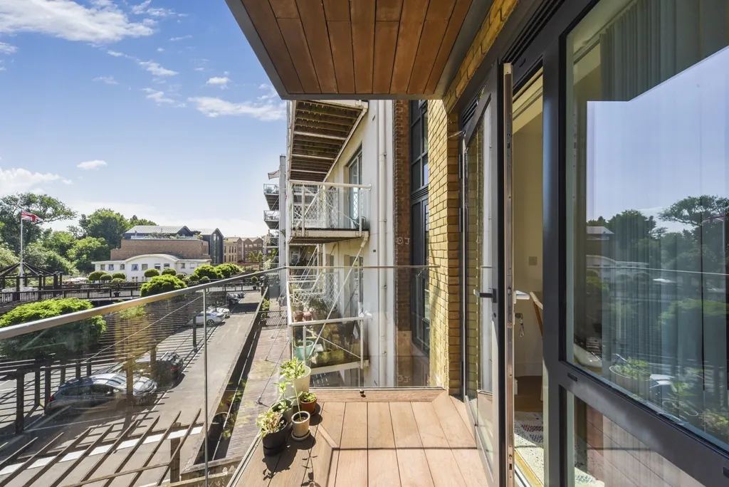 Kew Bridge Road, Brentford, TW8, photo 14