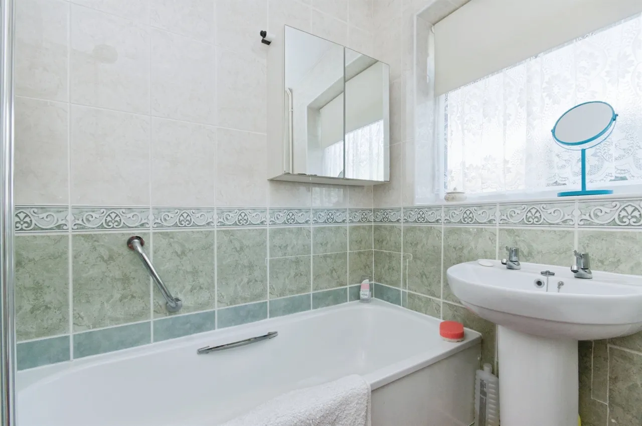 Nuthatch Road, Eastbourne, BN23, photo 12