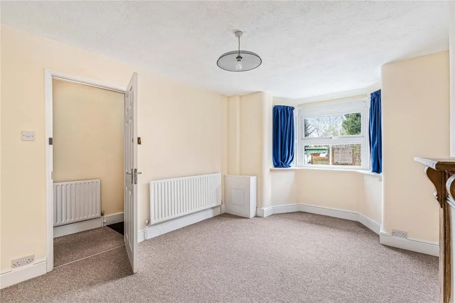 Upper South View, Farnham, GU9, photo 3