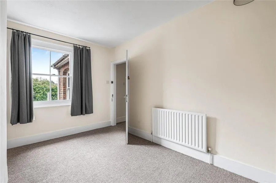 Upper South View, Farnham, GU9, photo 7