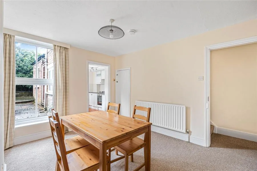 Upper South View, Farnham, GU9, photo 12