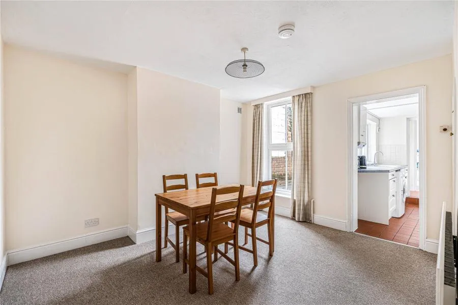 Upper South View, Farnham, GU9, photo 4
