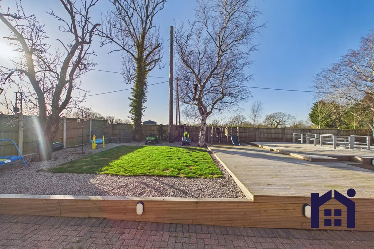 Green Acre Flag Lane, Euxton, Chorley, PR7 6EZ, photo 23