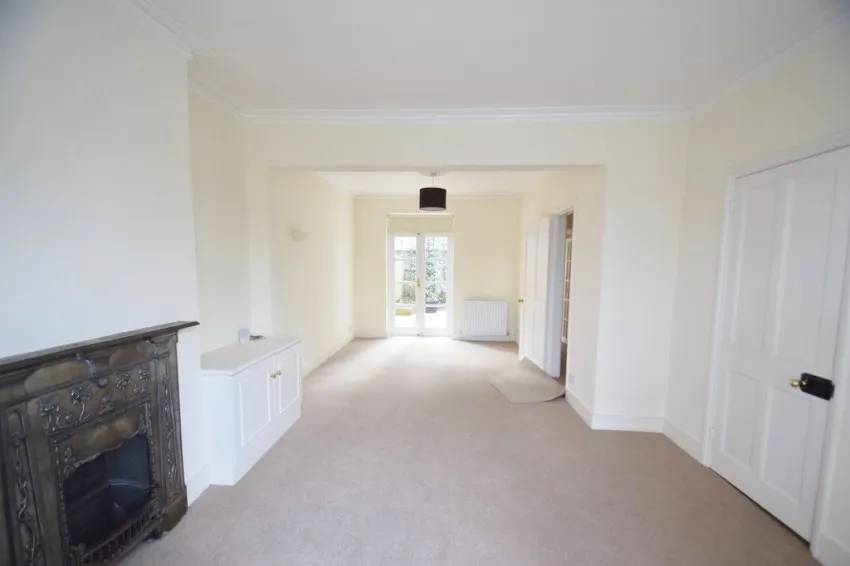 Chiswick Common Road, W4, photo 2