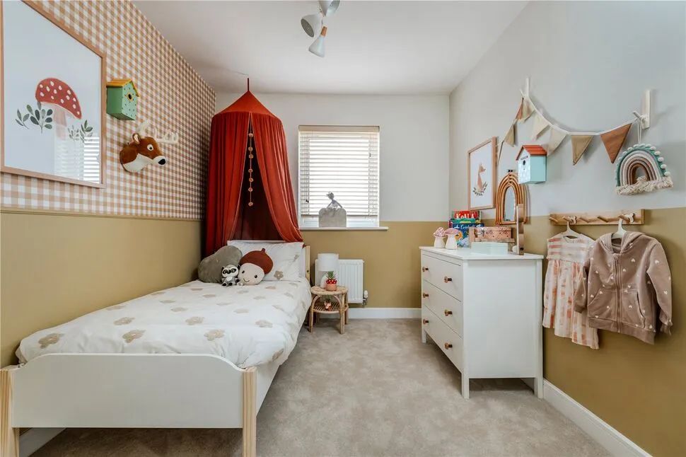 Minterne Avenue, Borden, ME10, photo 10