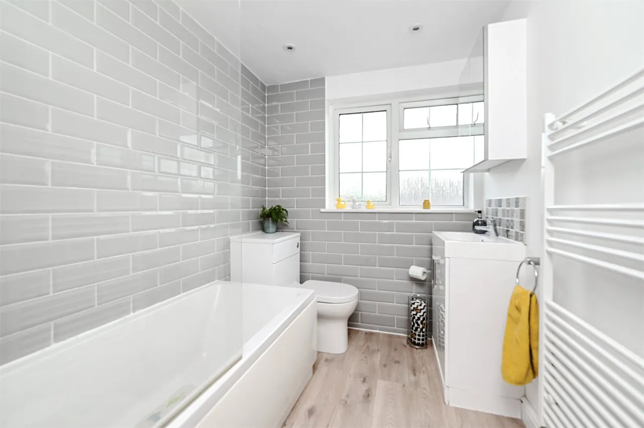 Littlefield Close, Ash, Guildford, Surrey, GU12 6TH, photo 11