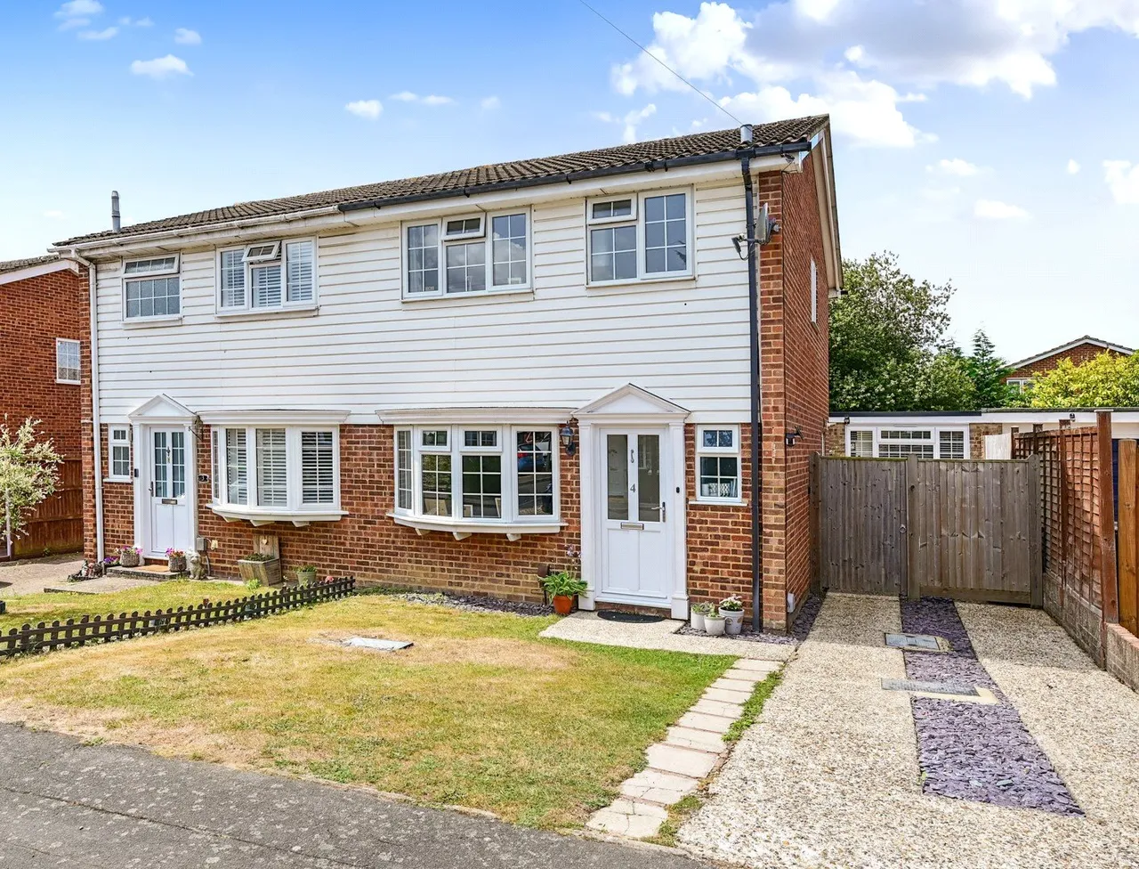 3 bed house for sale — Littlefield Close, Ash, Guildford, Surrey, GU12 6TH