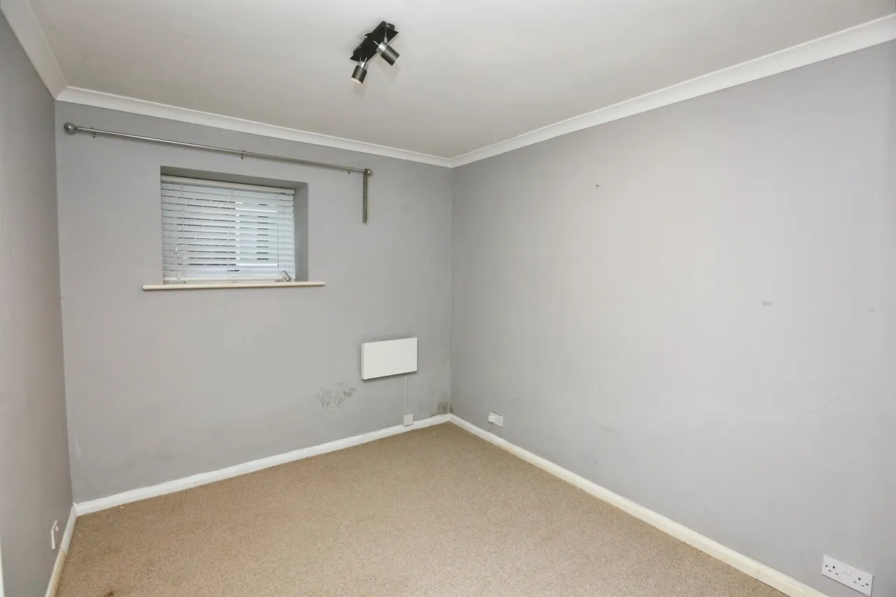 Cleveland Drive, Fareham, photo 10