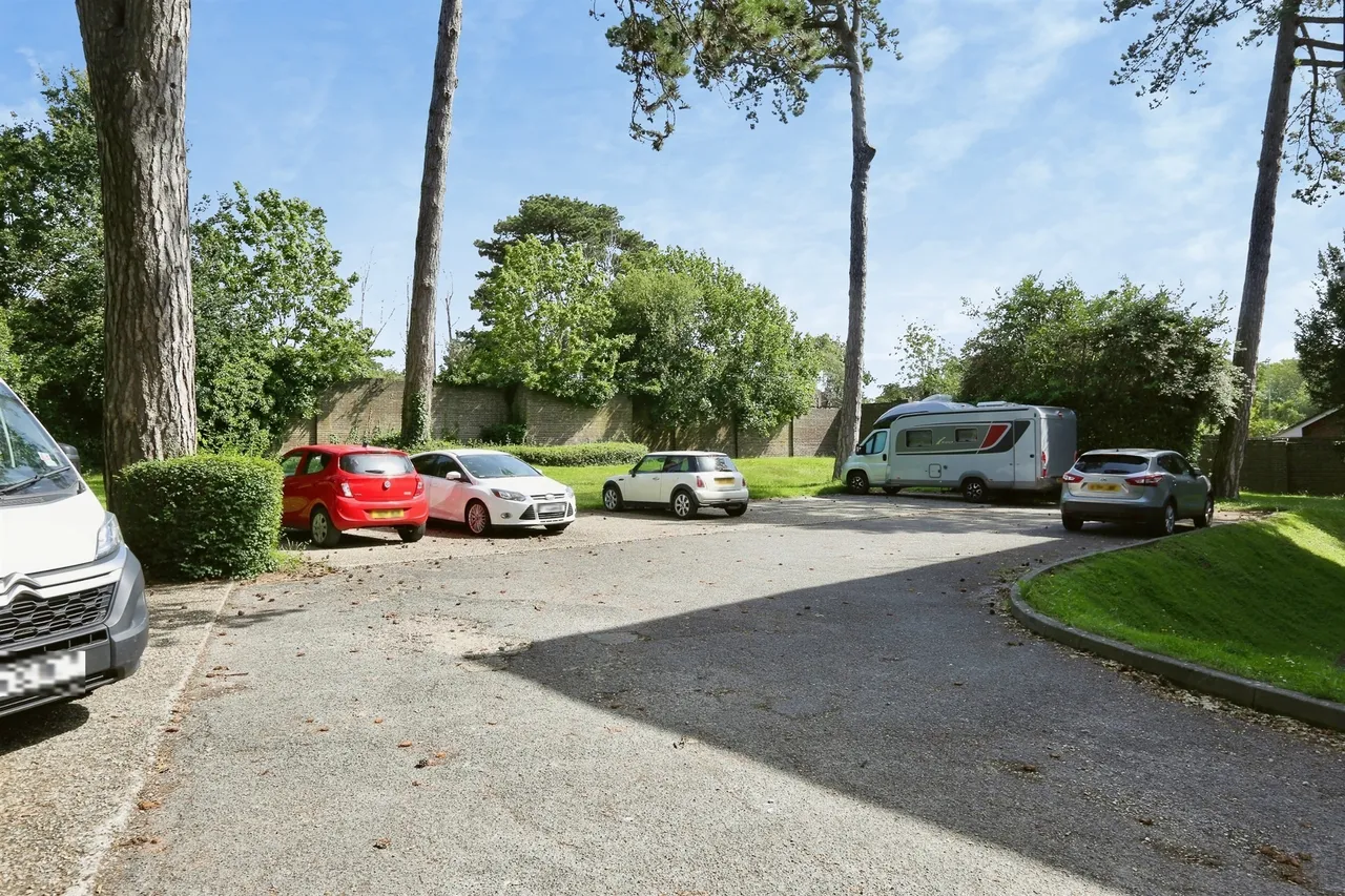 Cleveland Drive, Fareham, photo 12