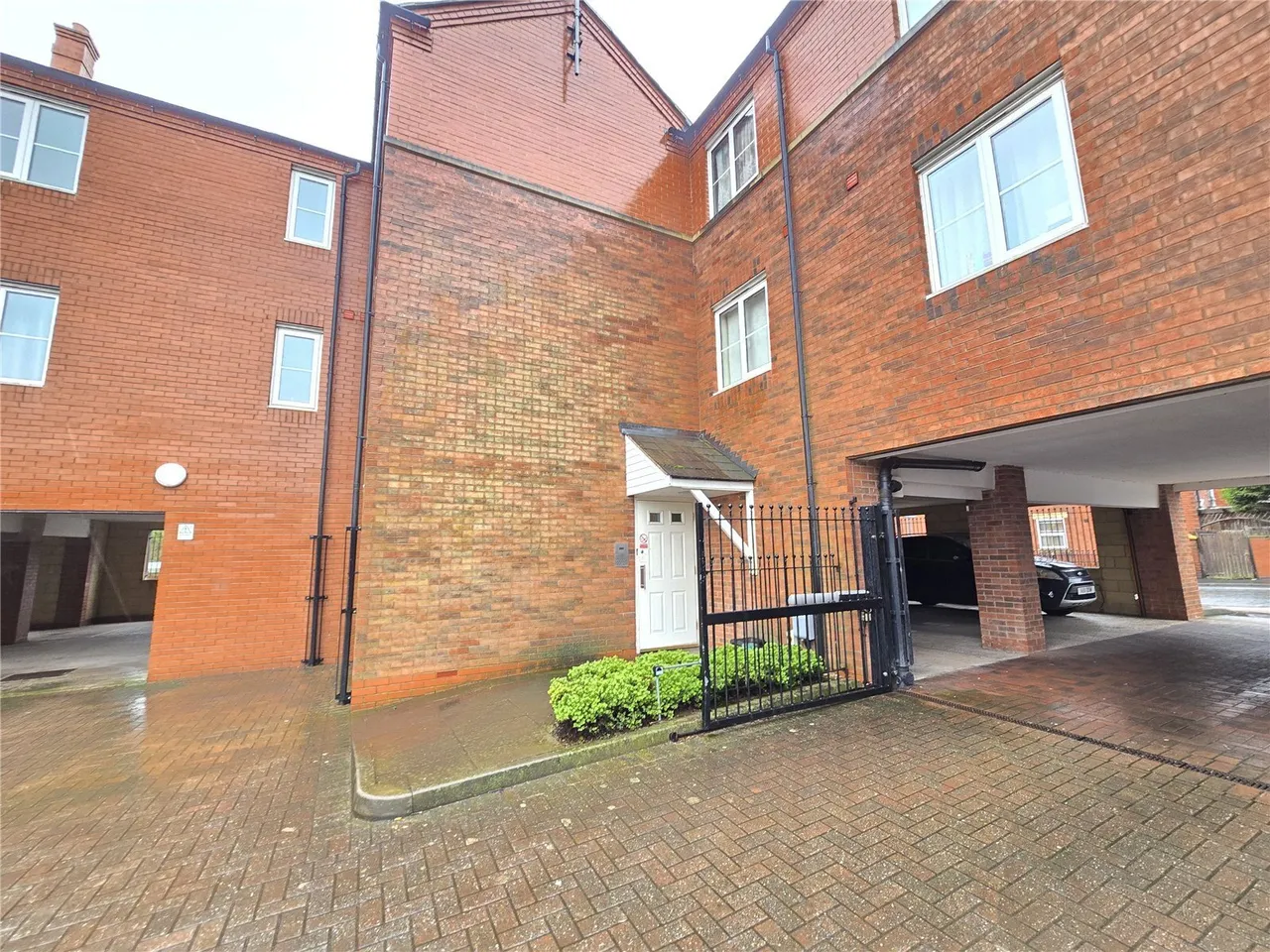 Thomas Street, Tamworth, Staffordshire, B77, photo 2